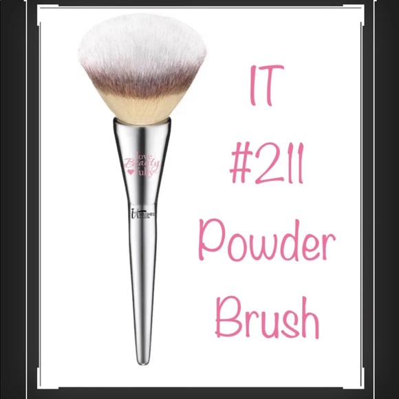 it cosmetics Other - IT Cosmetics #211 All Over Powder Brush          ~NEW~